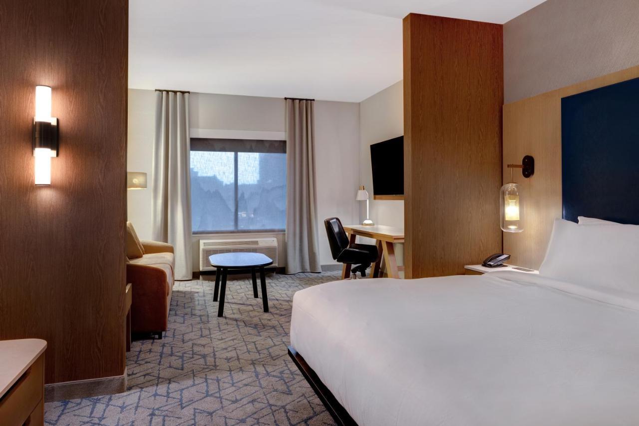 Hotel Fairfield By Marriott & Downtown 2*